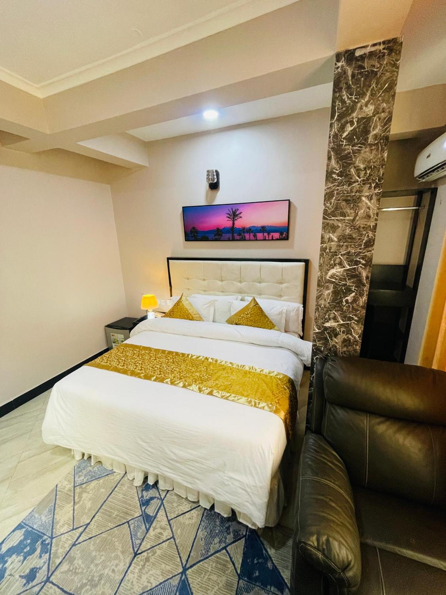 Diary Hotel Dar es Salaam Exterior photo
