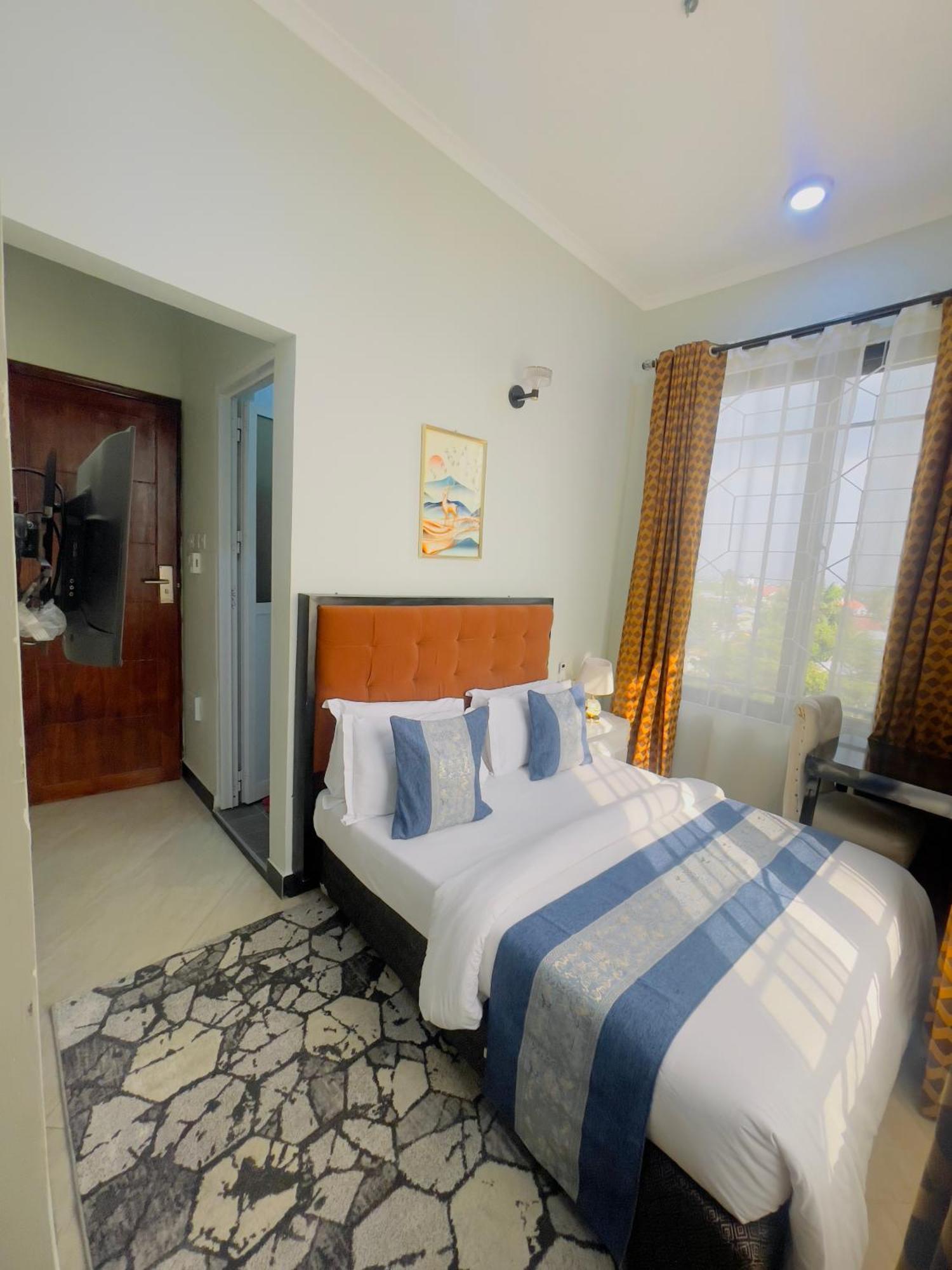 Diary Hotel Dar es Salaam Exterior photo